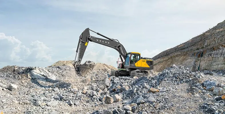 Volvo's_new_excavator_model_on_the_run