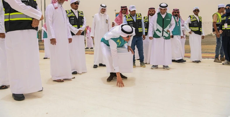 More than 84,000 sqm of roads in Arafat use locally recycled materials. (Image source: Roads General Authority) Saleh_Al_Jasser_inspecting_roads