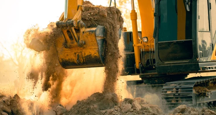 Construction_work_on_the_ground