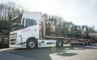 Electric truck to transport vehicles. 