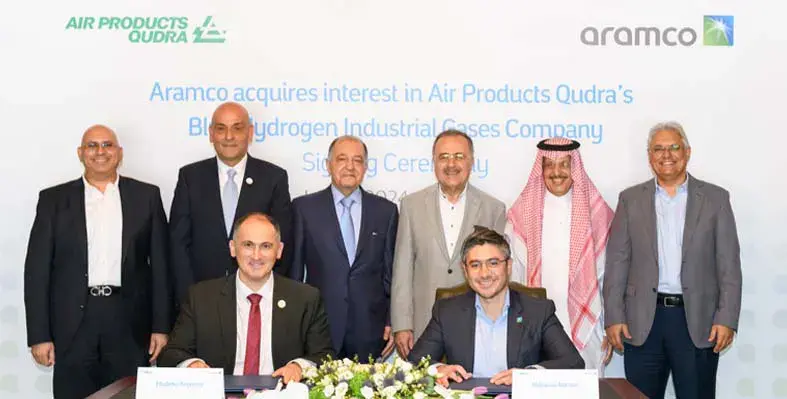 Picture of signing ceremony