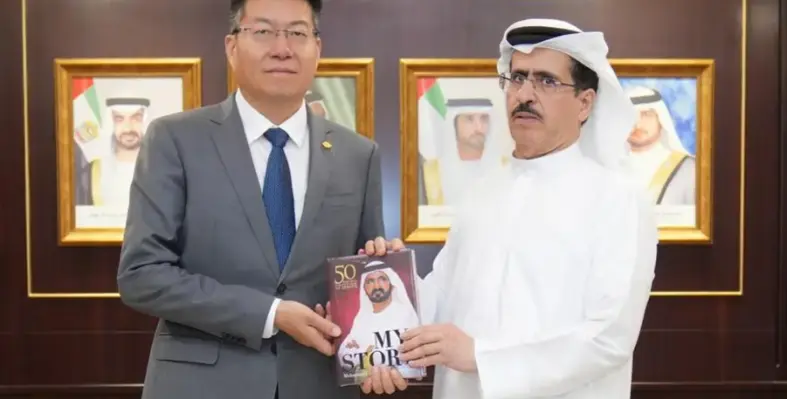 Al Tayer with the Chinese delegation.