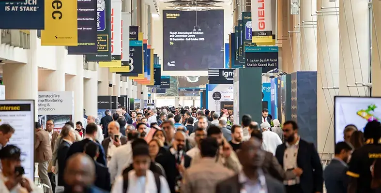 crowded_exhibition-floor_at_Intersec