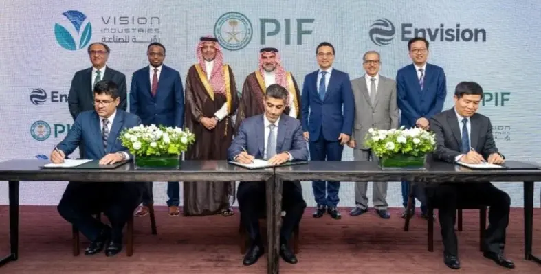 Envision and PIF's team at the signing 