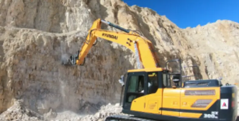 MB R900 Hyundai HX300NL Poland quarry limestone 1.640x400