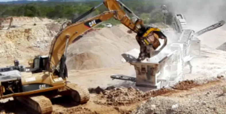 MB S18 Caterpillar 336D Mexico quarry limestone 2